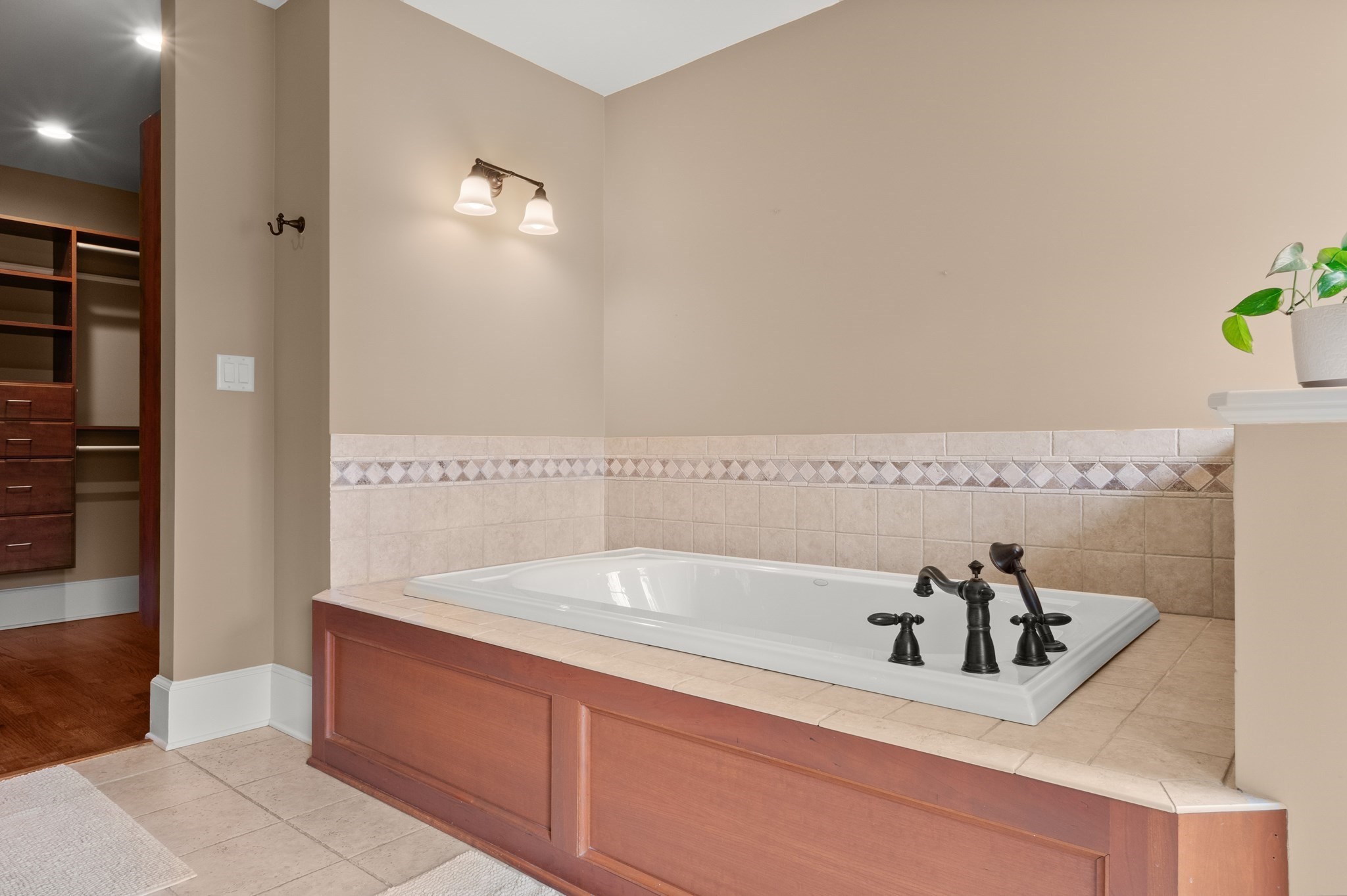 500 Williams Property Photo 29