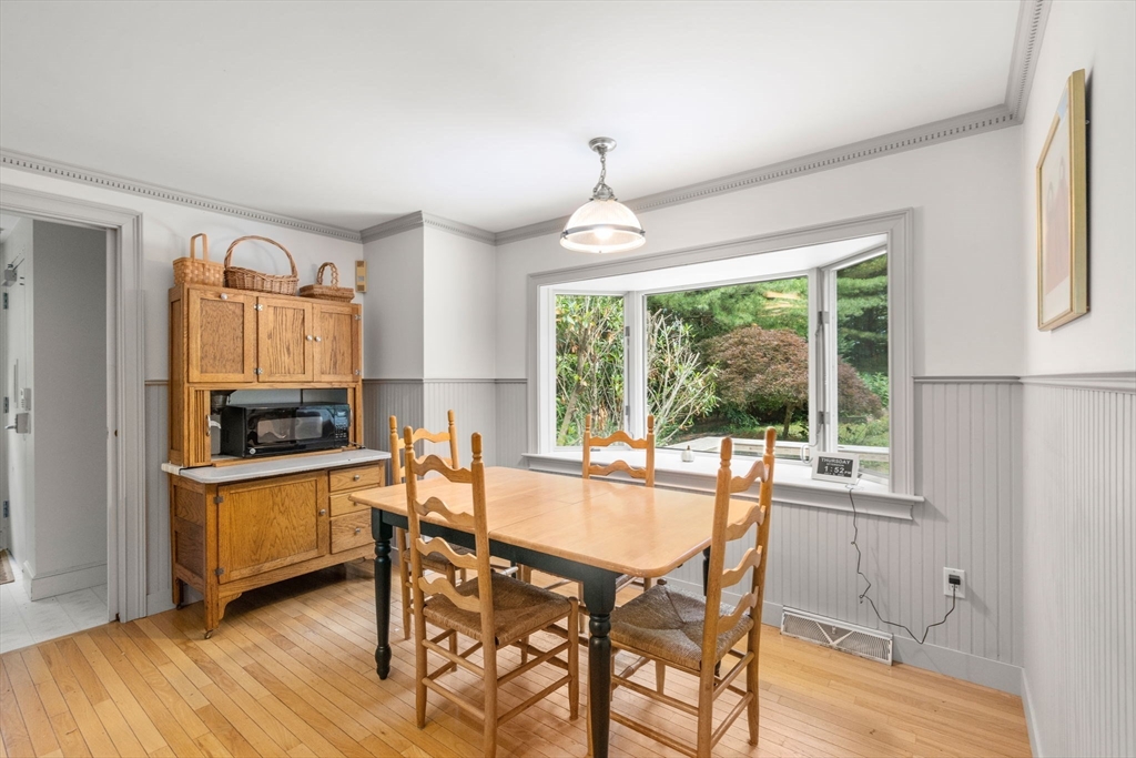 272 Winter Street Property Photo 12