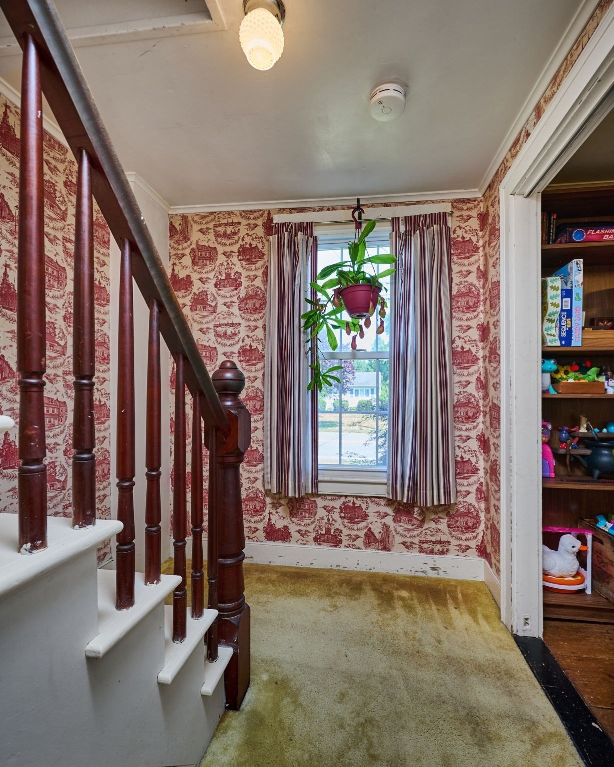 666 Montgomery Rd Property Photo 23