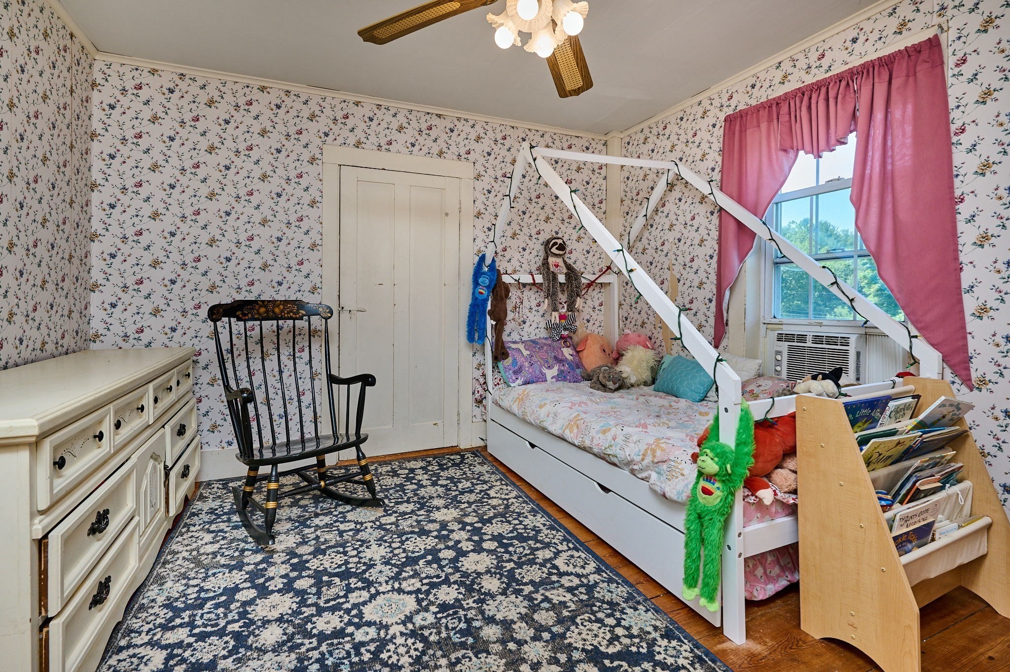666 Montgomery Rd Property Photo 27