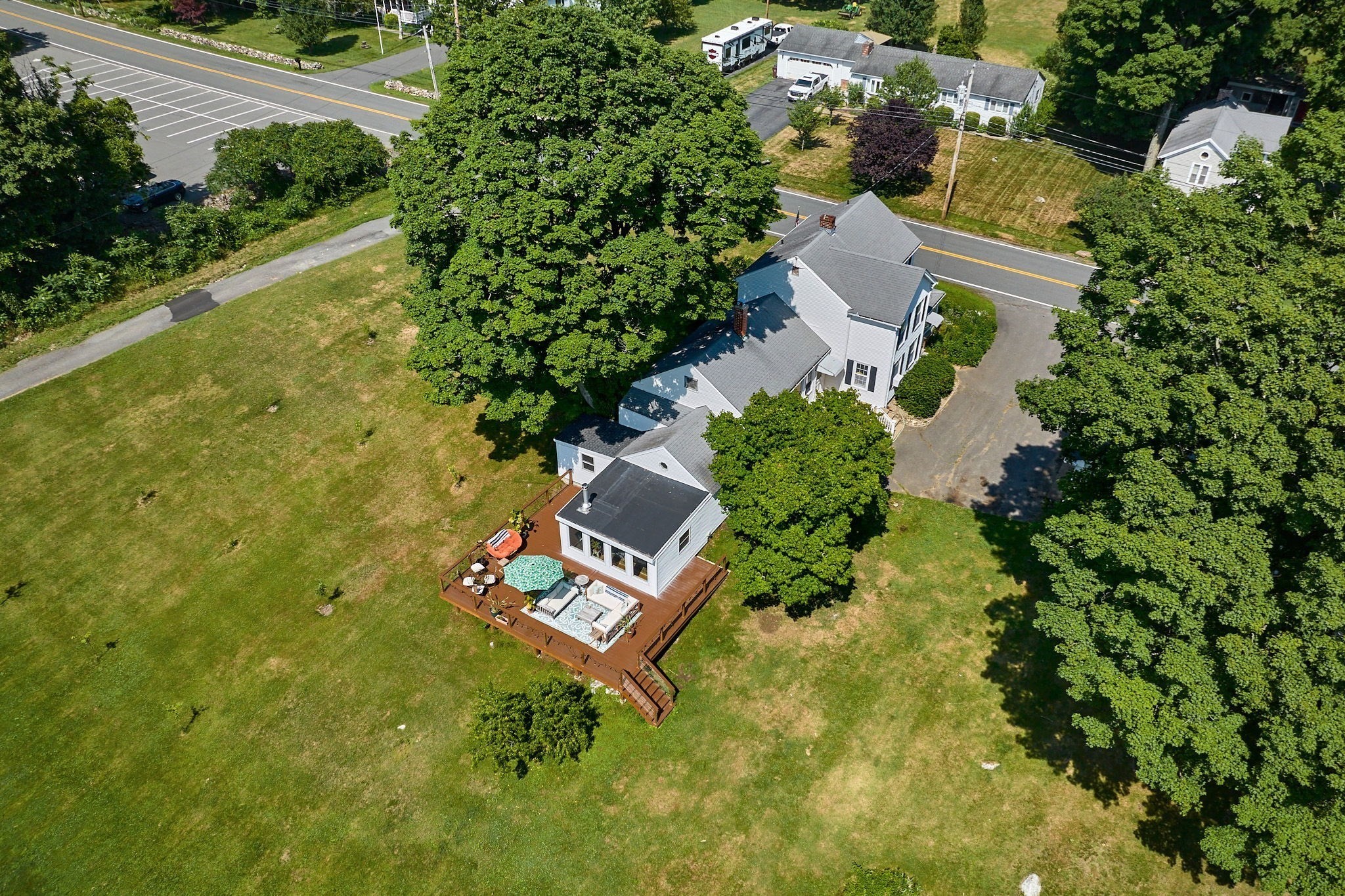 666 Montgomery Rd Property Photo 37