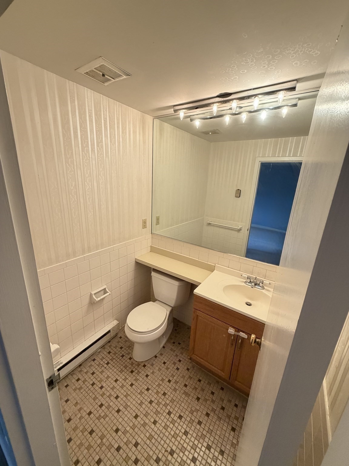 1321 Worcester Road # 303 Property Photo 16