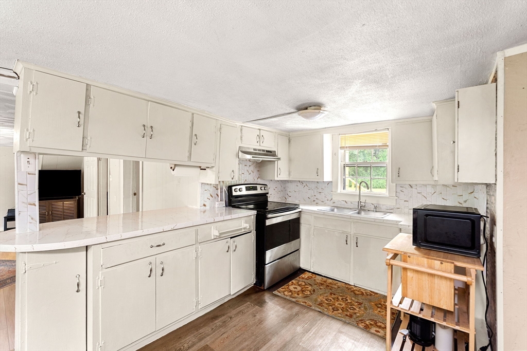 124 Hazen Rd Property Photo 3