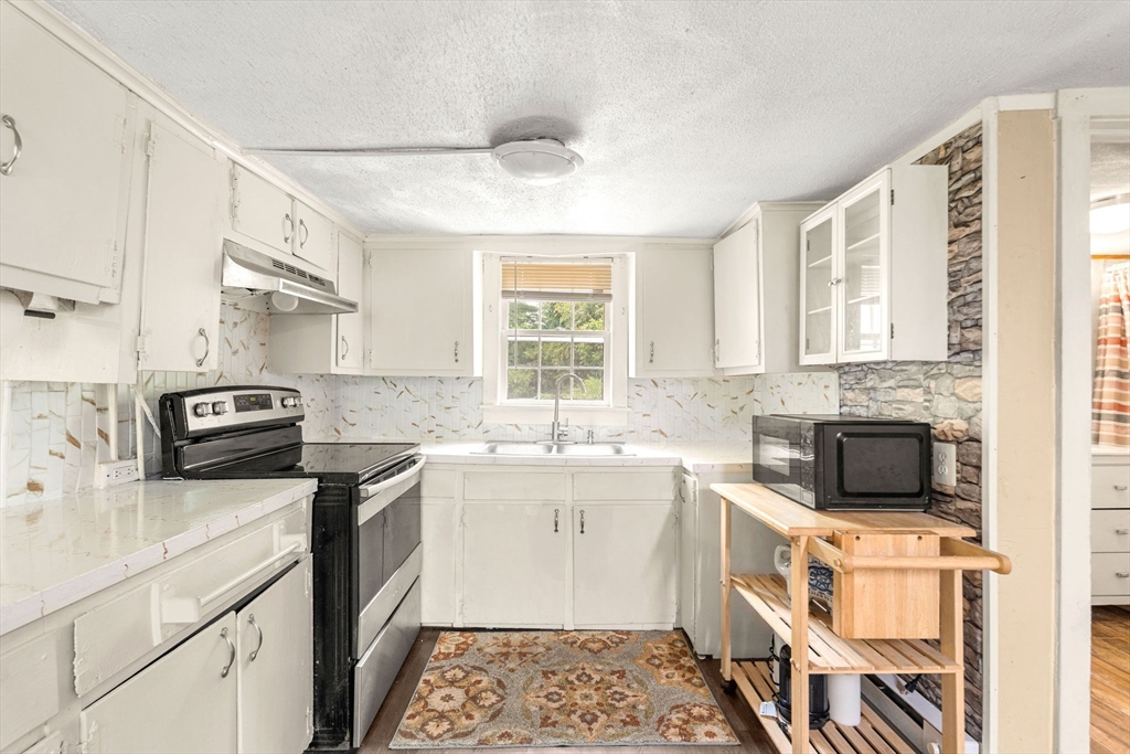 124 Hazen Rd Property Photo 4