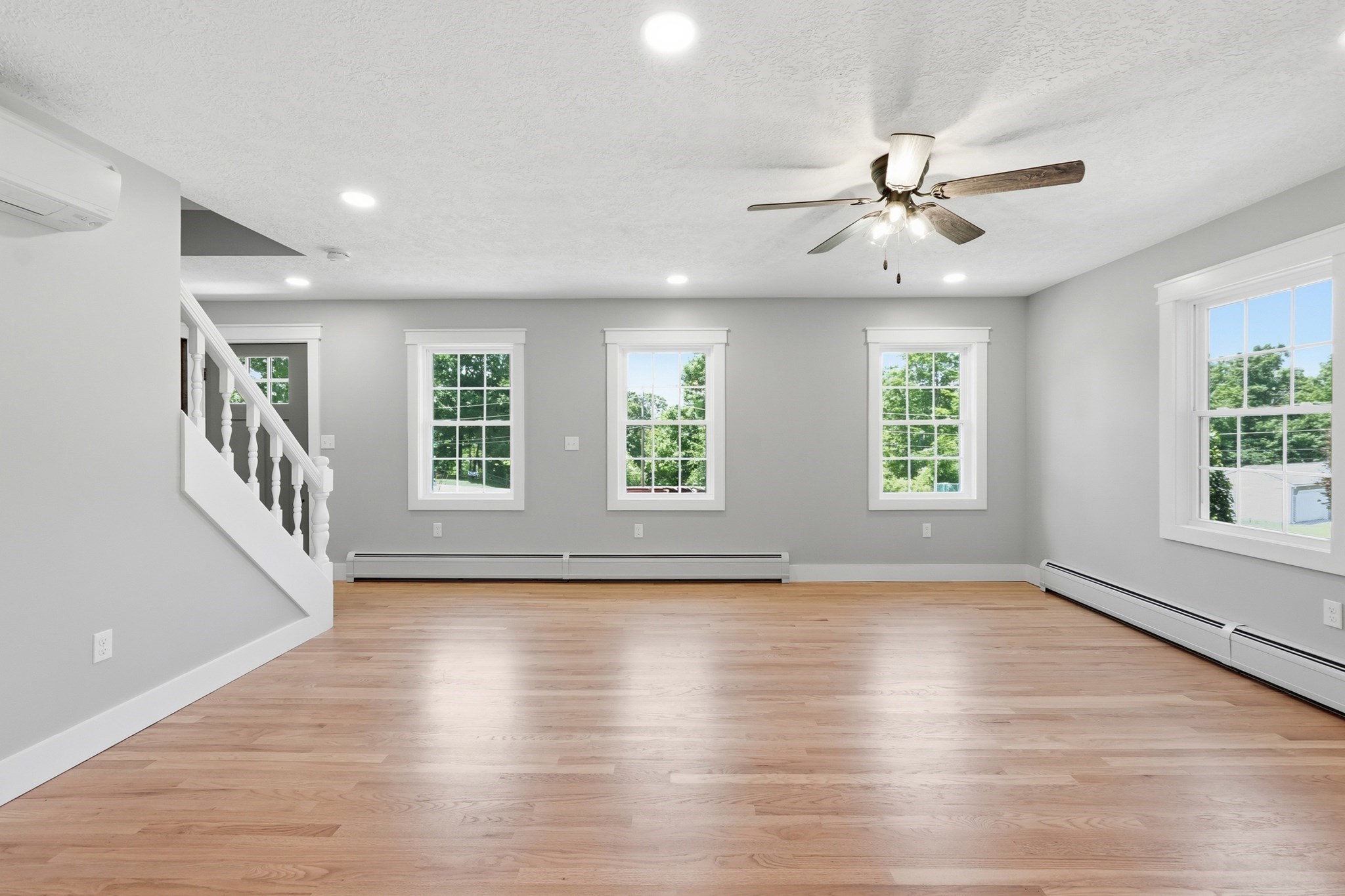 2 Meeting House Ln Property Photo 9