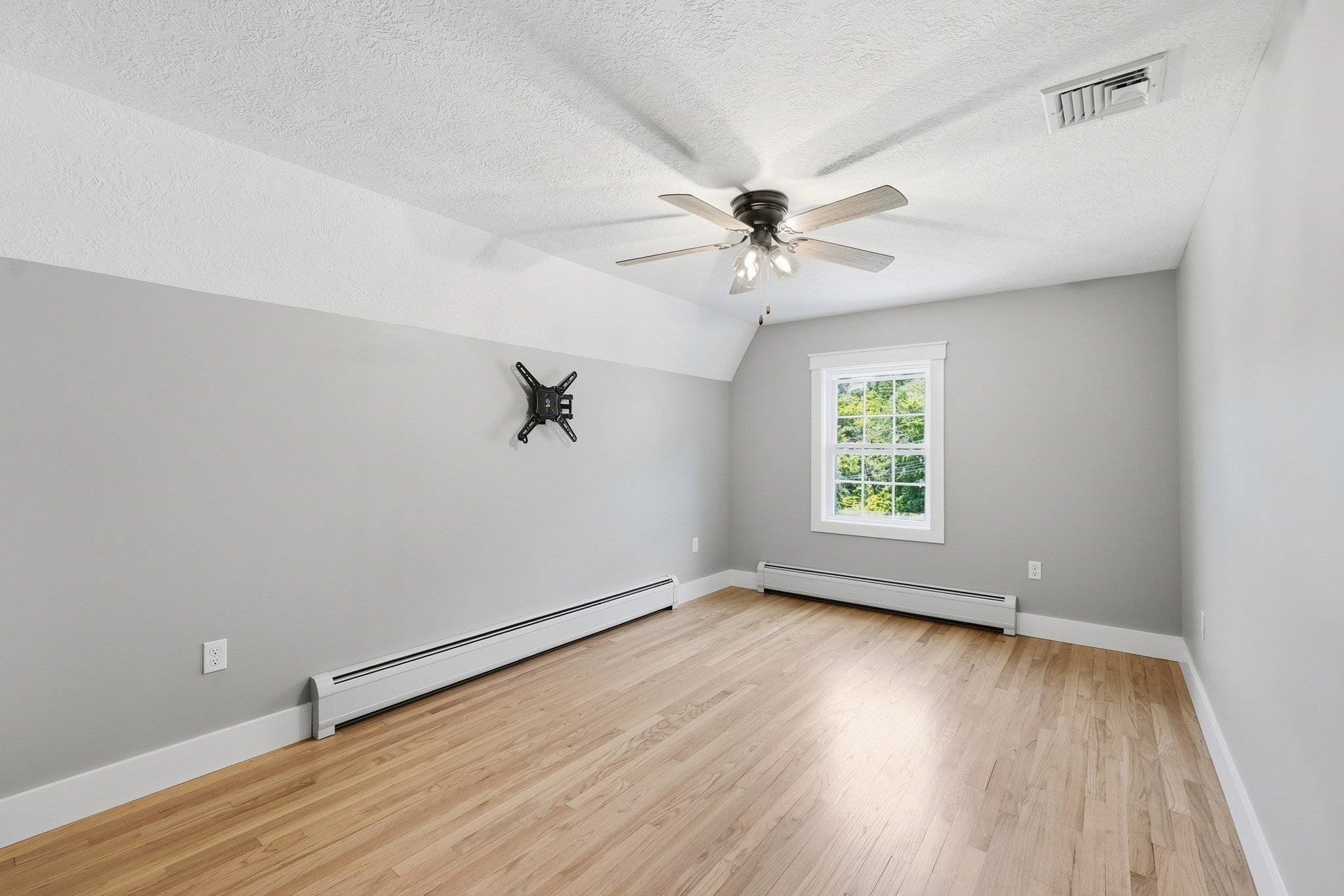 2 Meeting House Ln Property Photo 27
