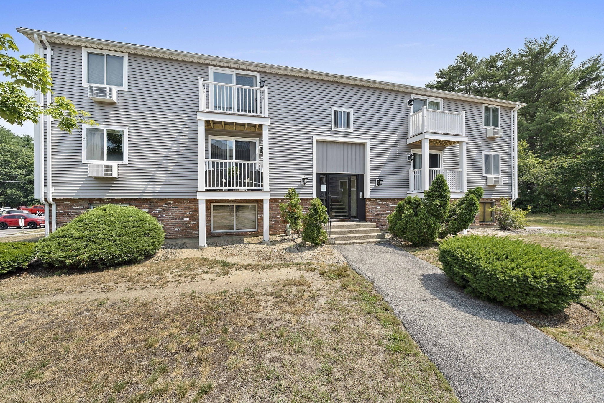 8 Royal Dane Dr # 65 Property Photo 1