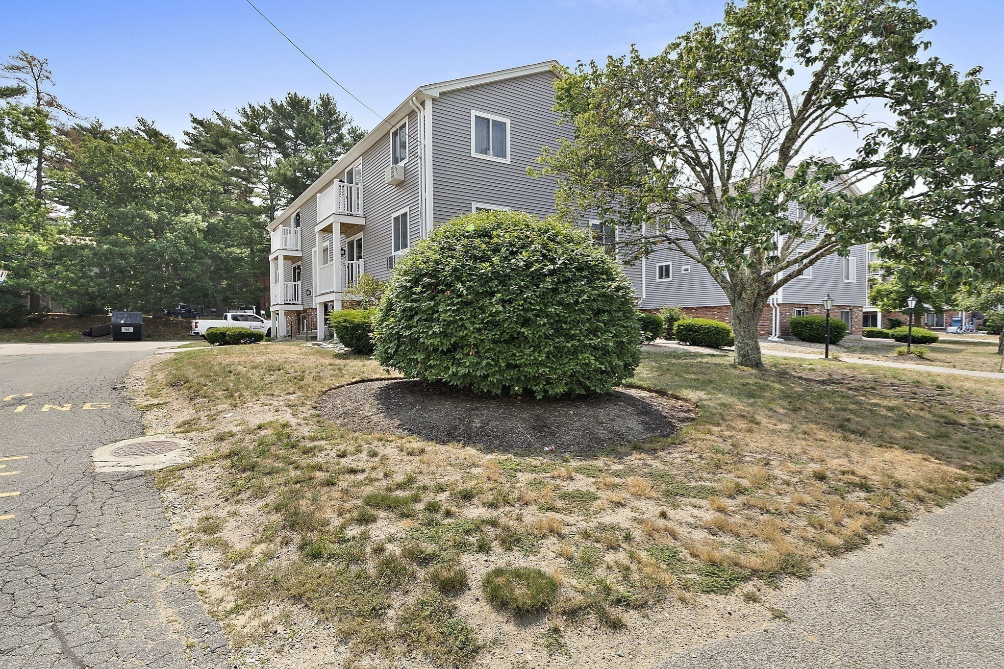 8 Royal Dane Dr # 65 Property Photo 16