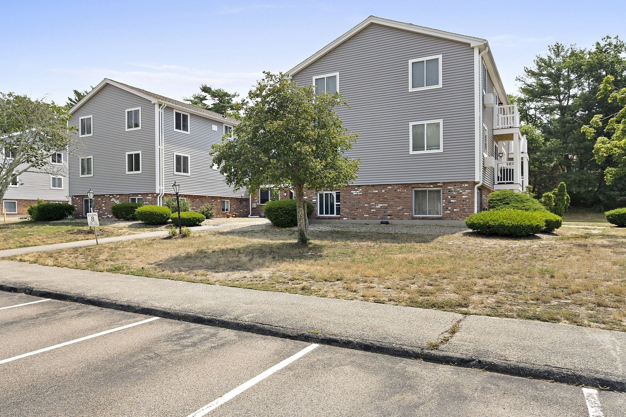 8 Royal Dane Dr # 65 Property Photo 17