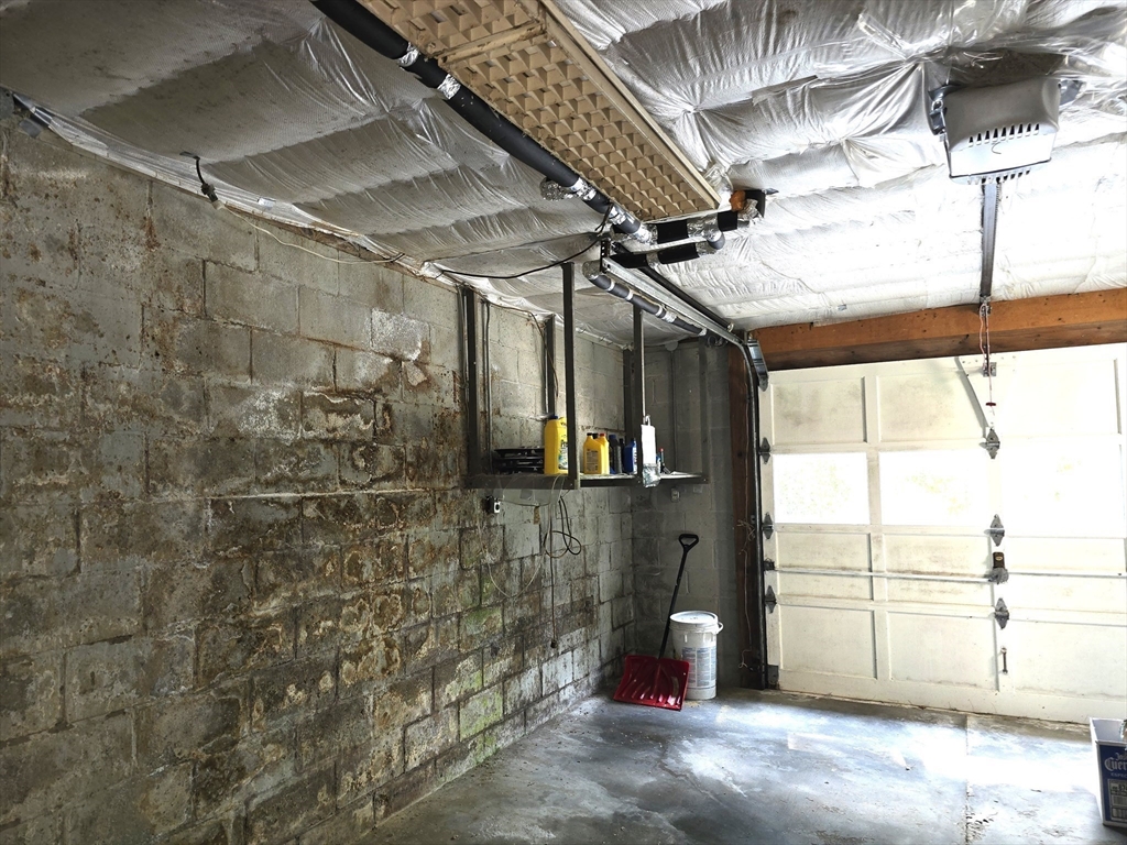 1439 S Main St Property Photo 14