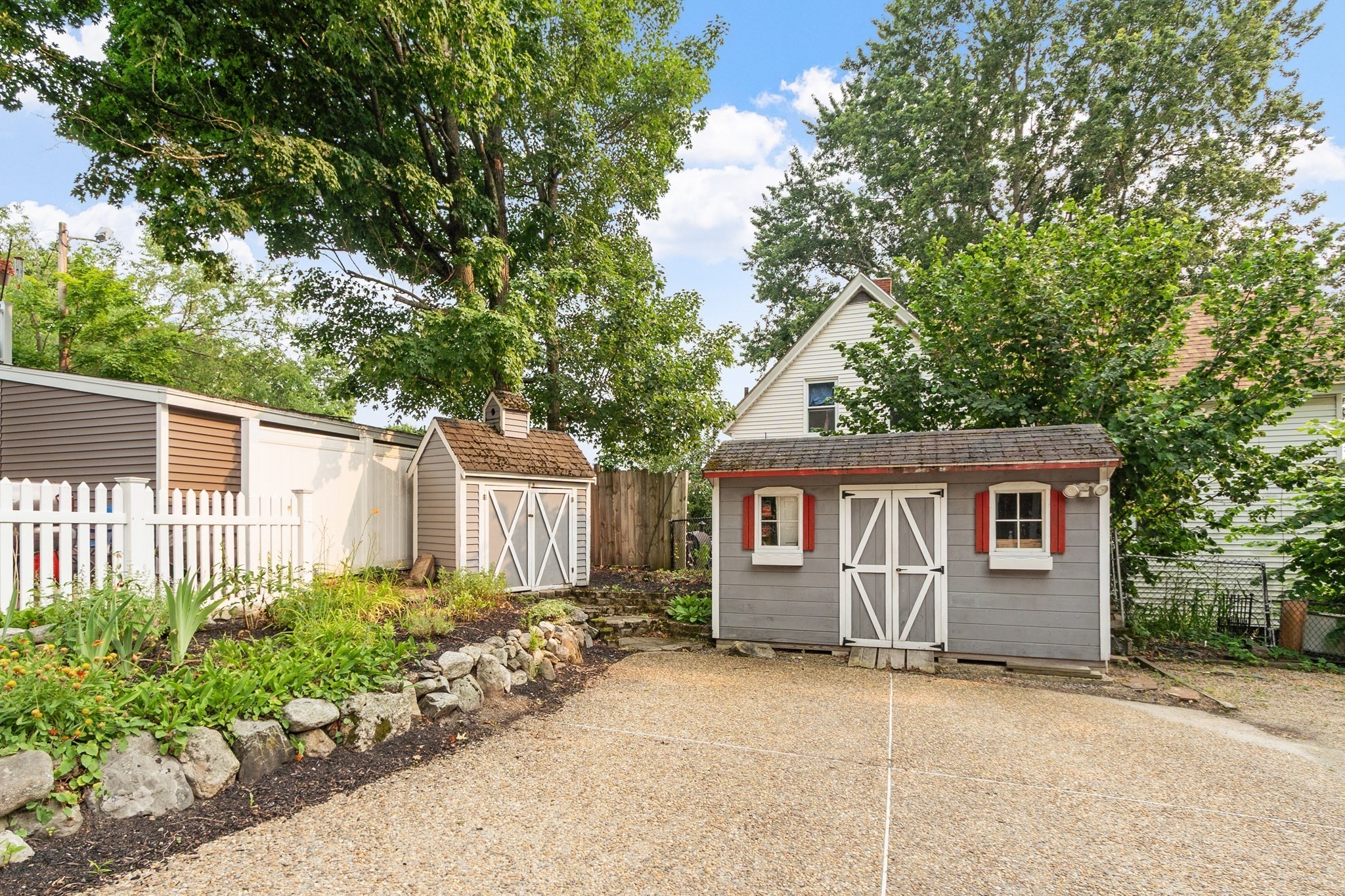 36 Pleasant St Property Photo 28