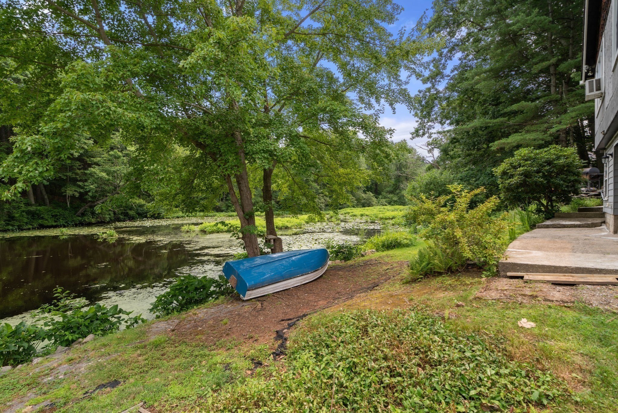 10 Riverside Dr Property Photo 29