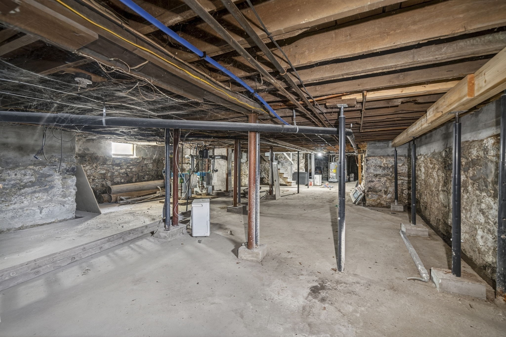 12 Crown St. Property Photo 35