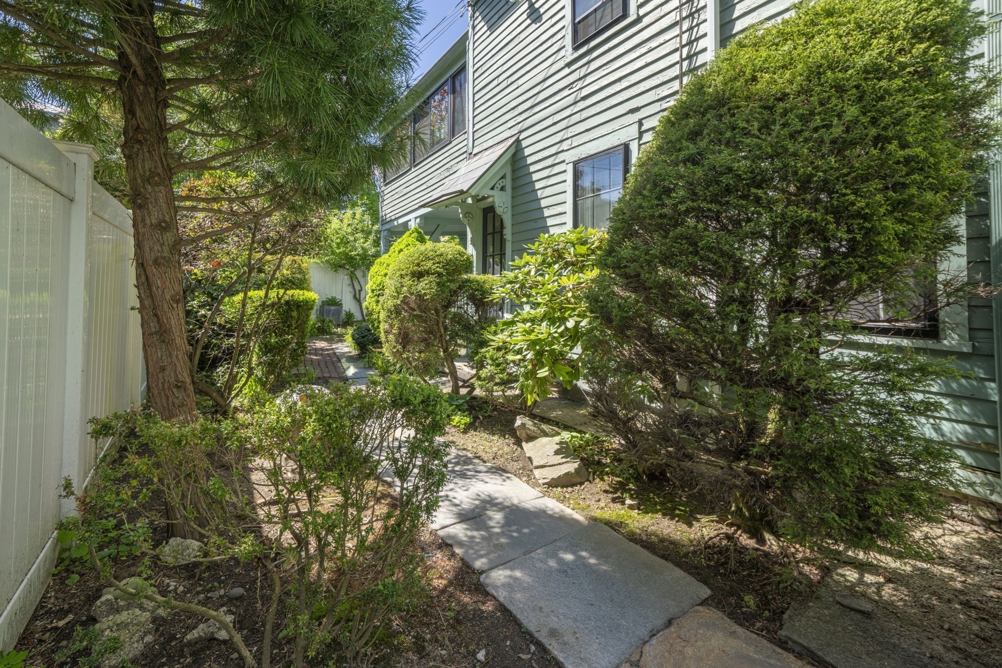 12 Crown St. Property Photo 39