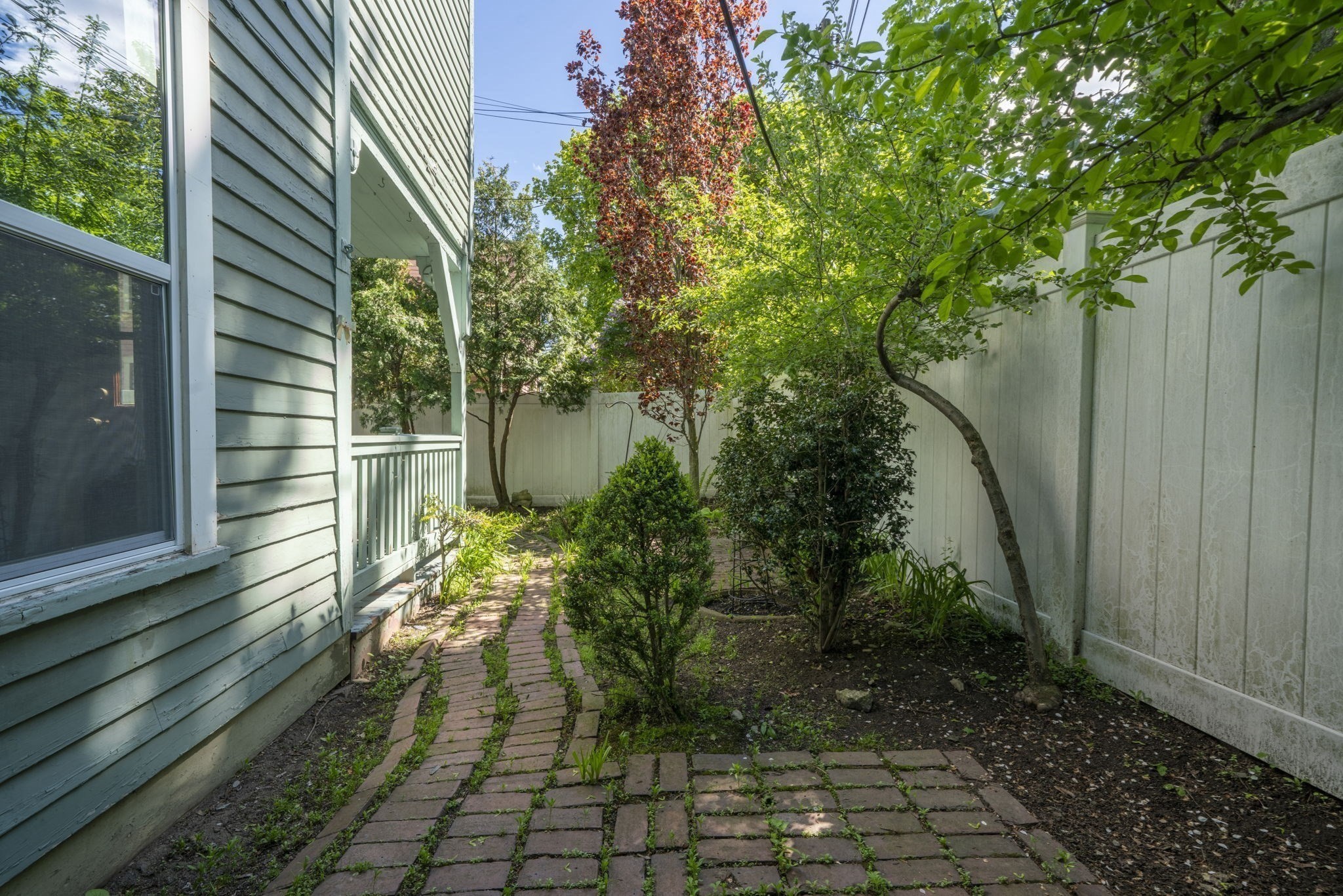 12 Crown St. Property Photo 40