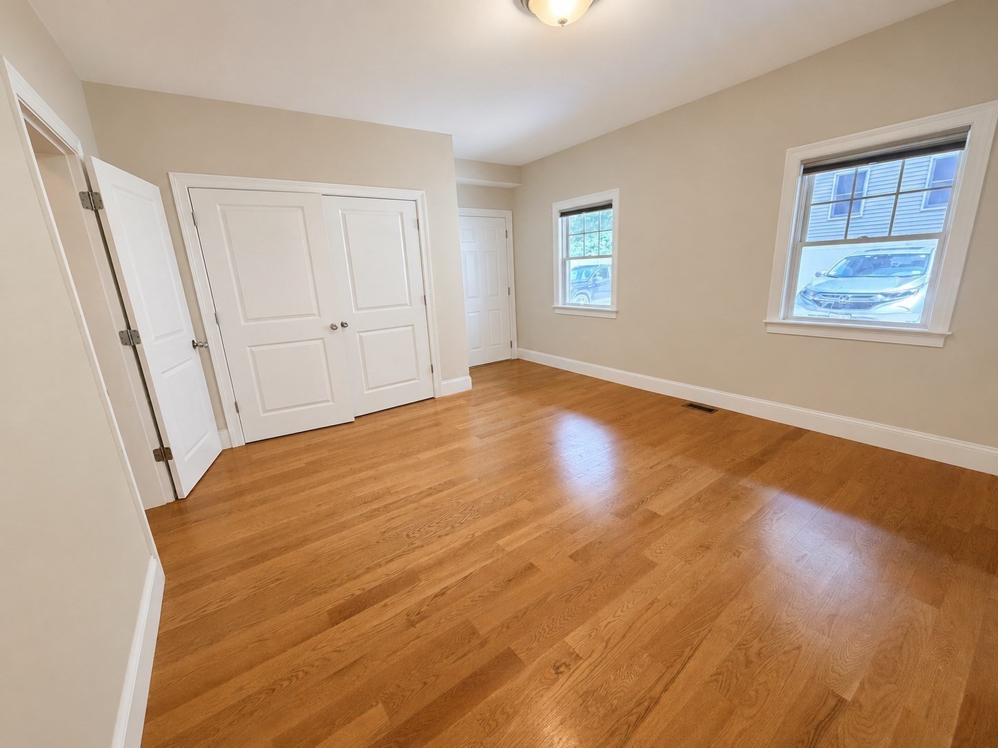 138 W 9th St # 2 Property Photo 6