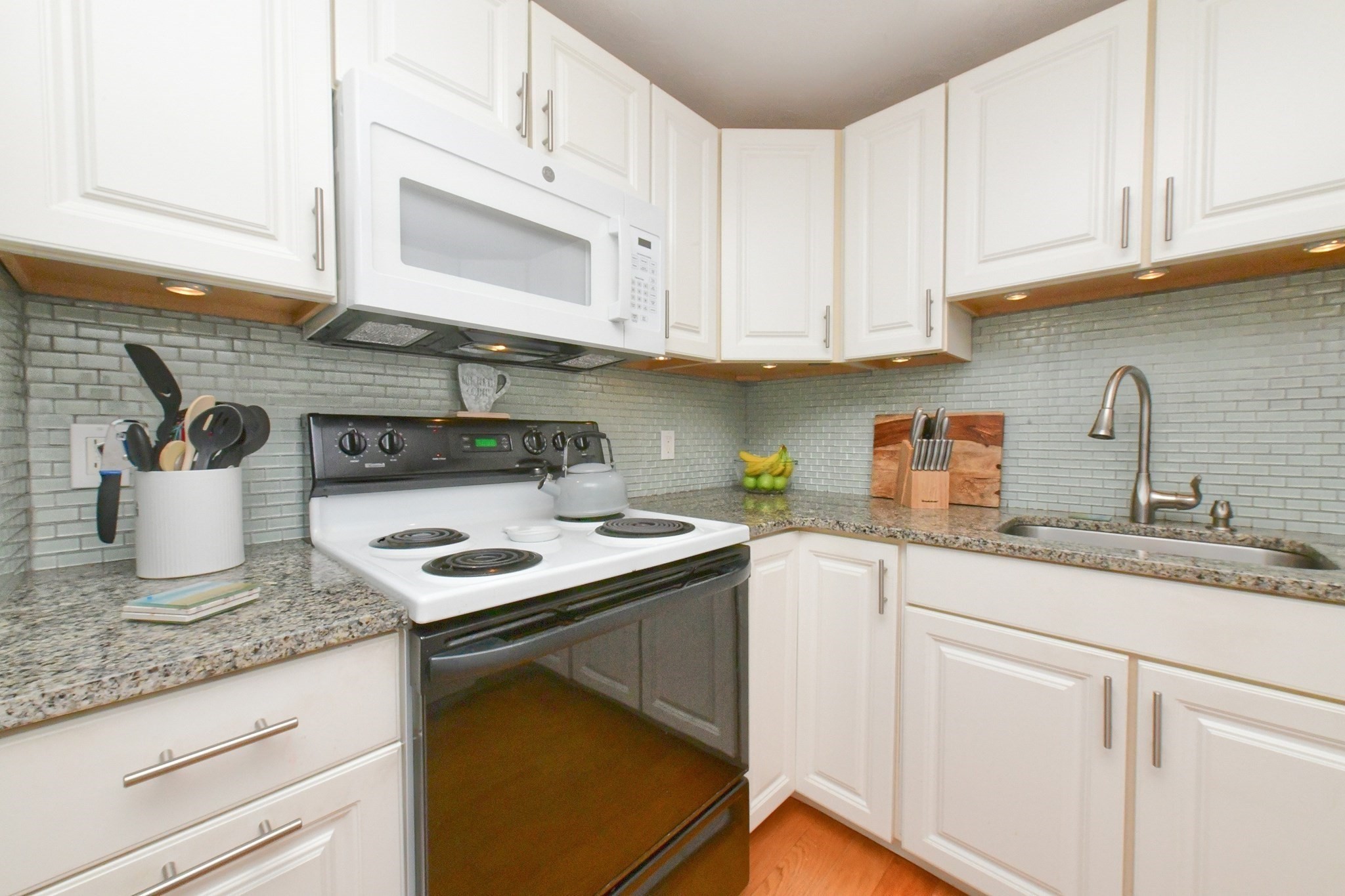 3 Village Green Dr # 3b Property Photo 5