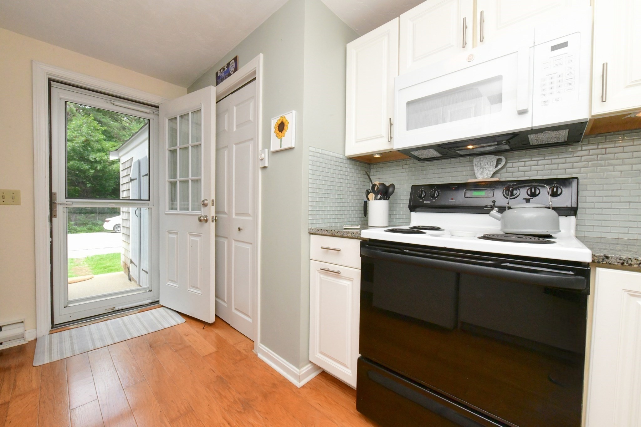 3 Village Green Dr # 3b Property Photo 8