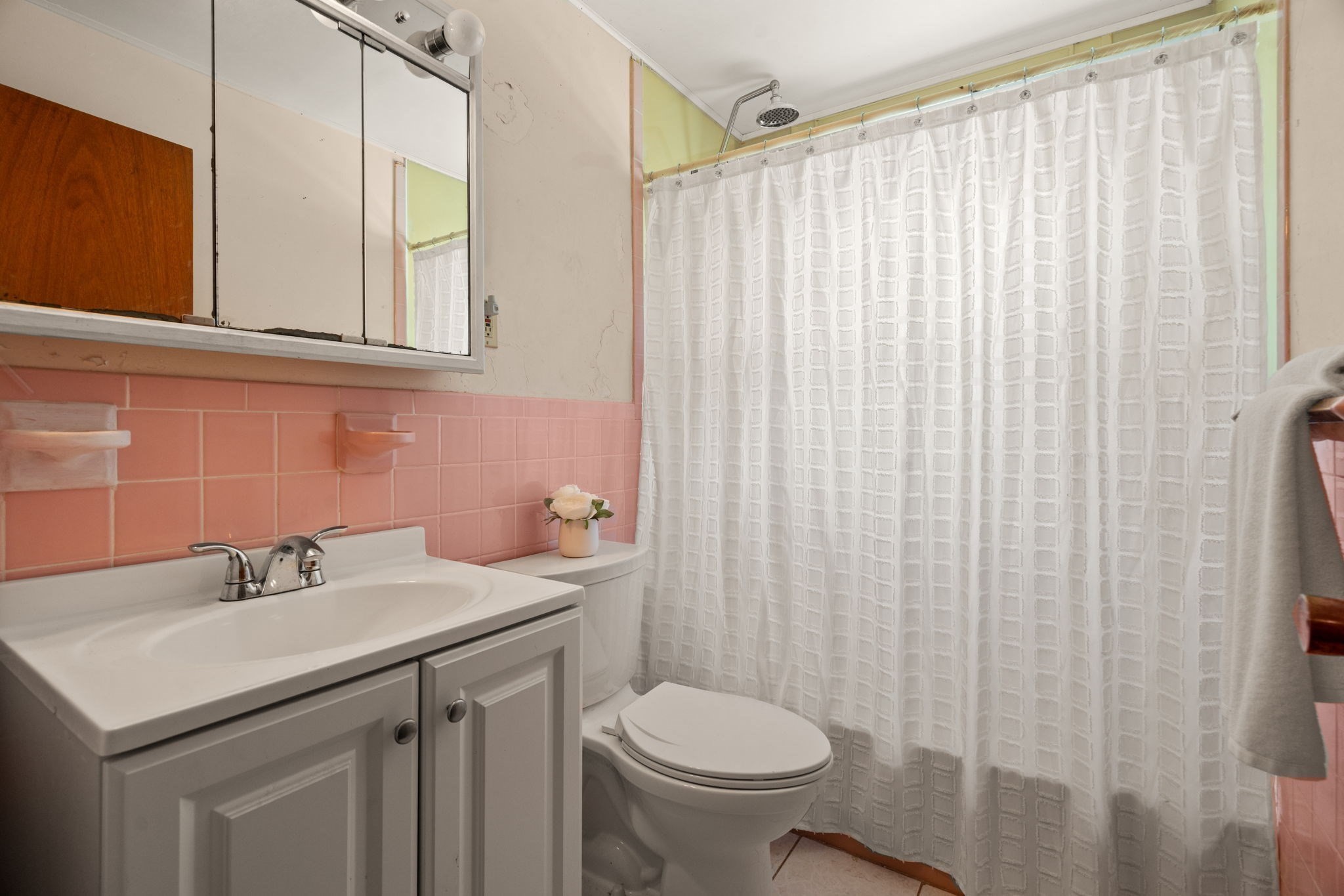980 Randolph St Property Photo 15