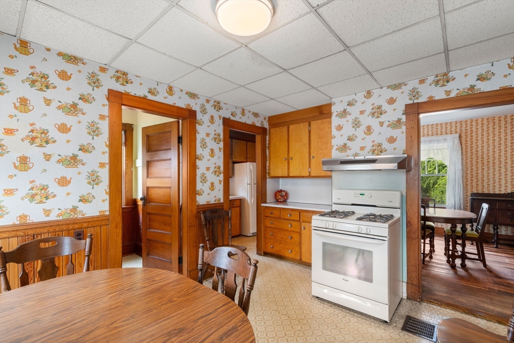 39 Phillips Ave Property Photo 5
