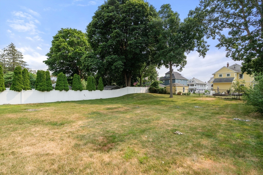 39 Phillips Ave Property Photo 28