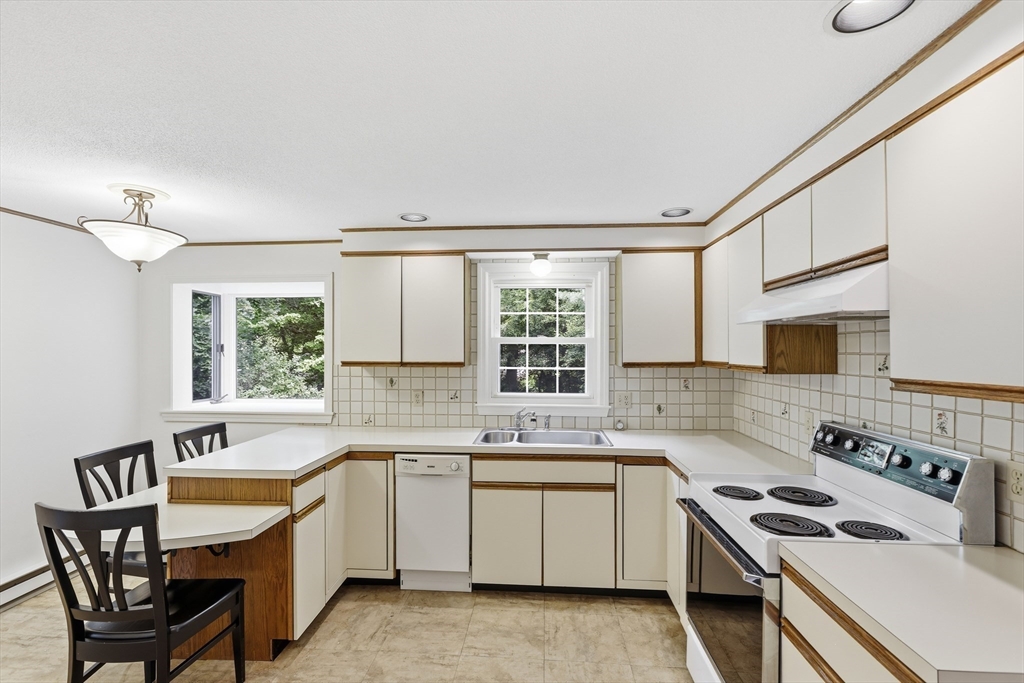 12 Hemlock Road Property Photo 9