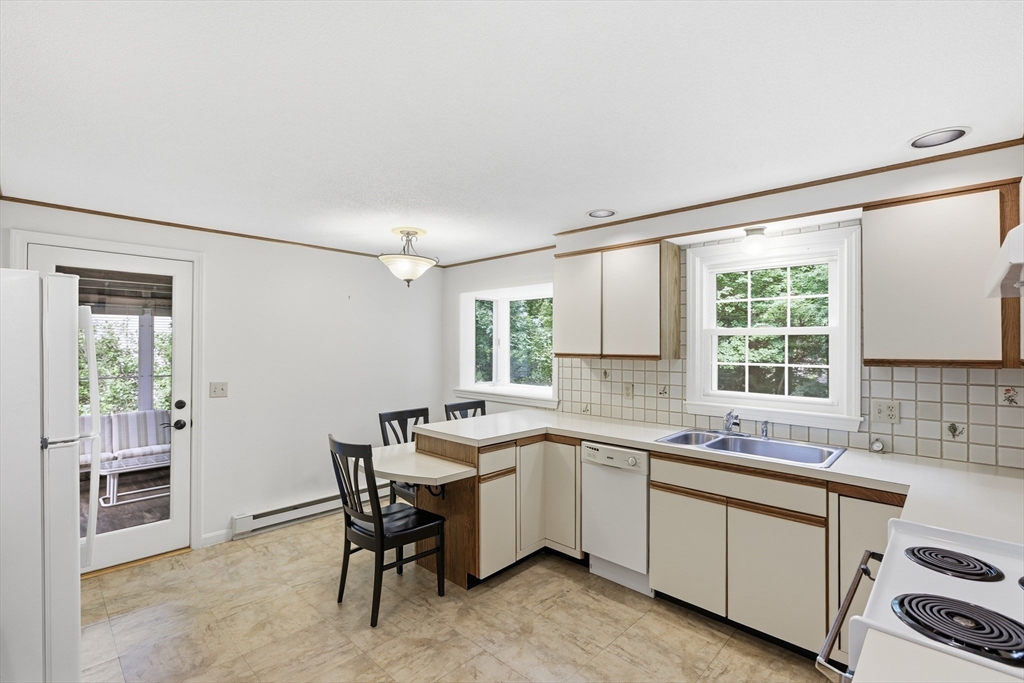 12 Hemlock Road Property Photo 11