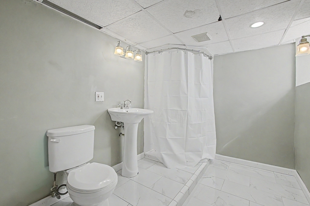496 Tucker St Property Photo 10
