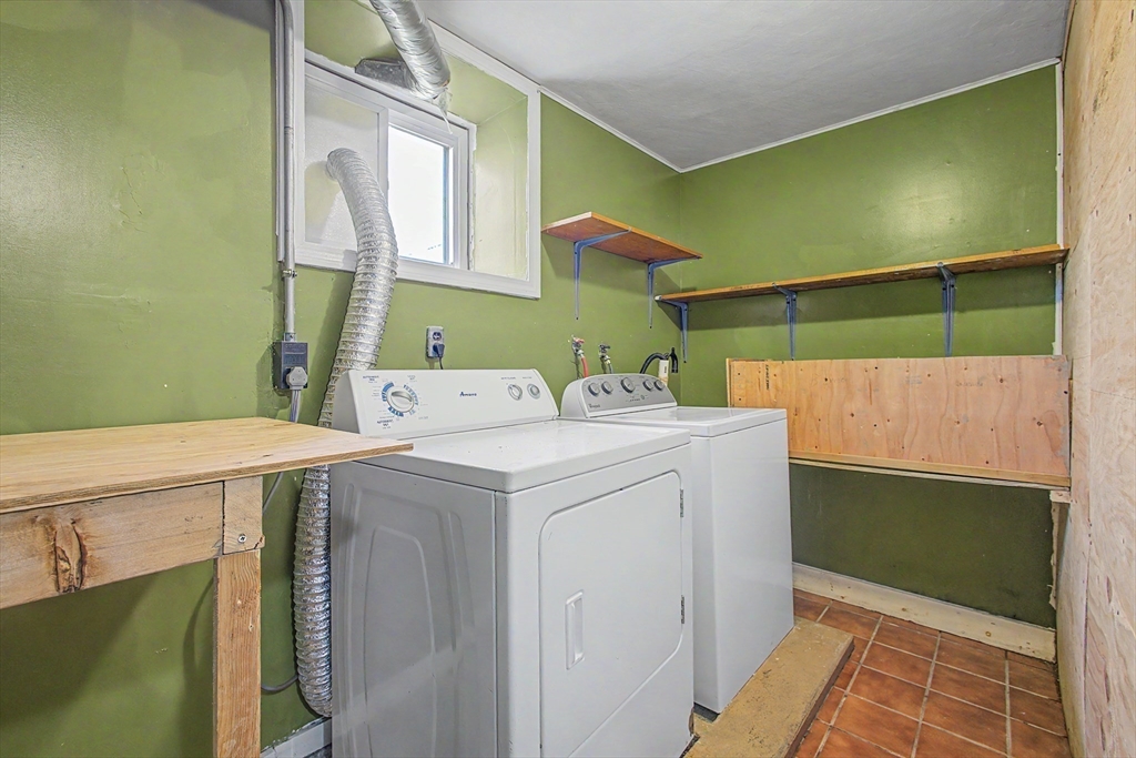 496 Tucker St Property Photo 11