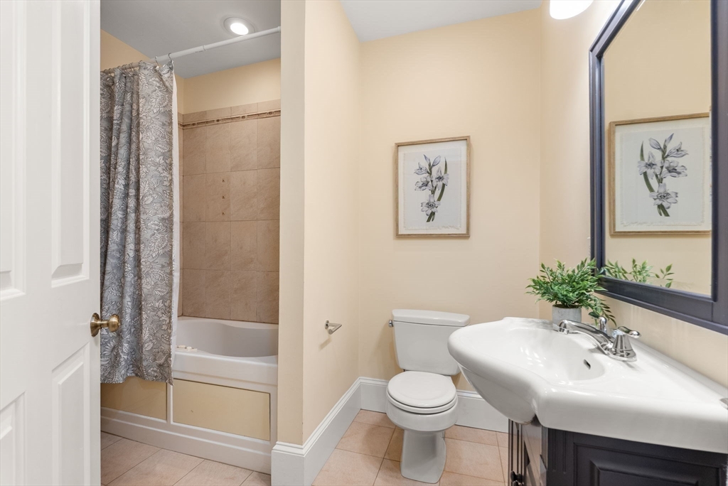 31 Millmont St # 2 Property Photo 17