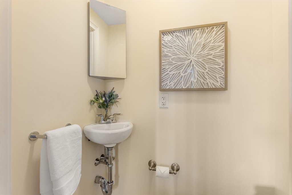 31 Millmont St # 2 Property Photo 18