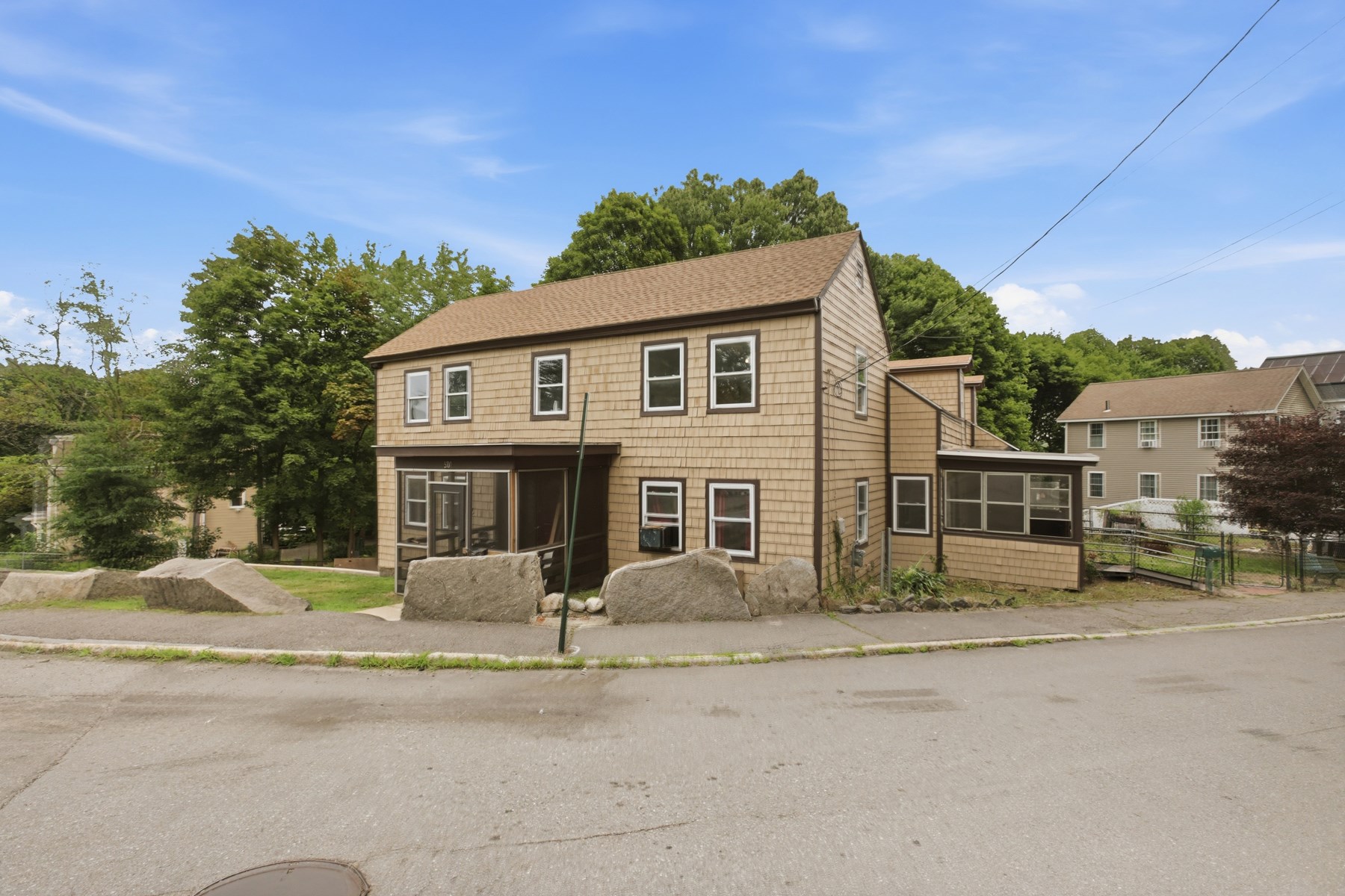 91 Walnut Property Photo 3