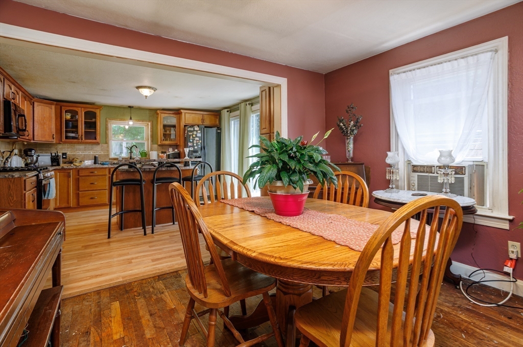 148 Pond St Property Photo 8