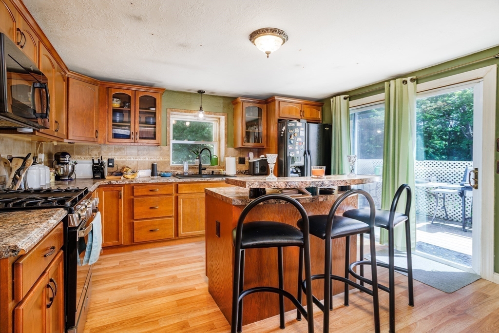 148 Pond St Property Photo 11