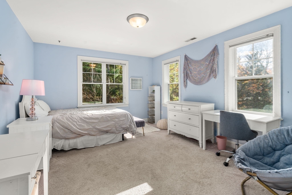 150 Dedham St Property Photo 27