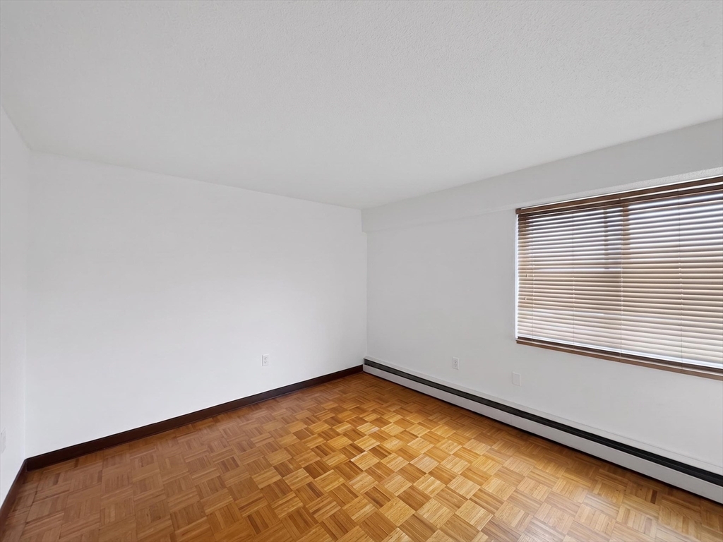 1025 Hancock St # 8c Property Photo 12