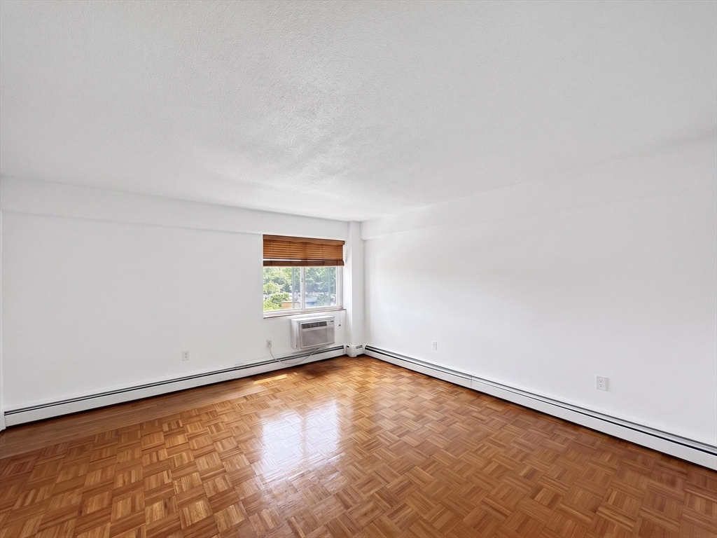 1025 Hancock St # 8c Property Photo 13