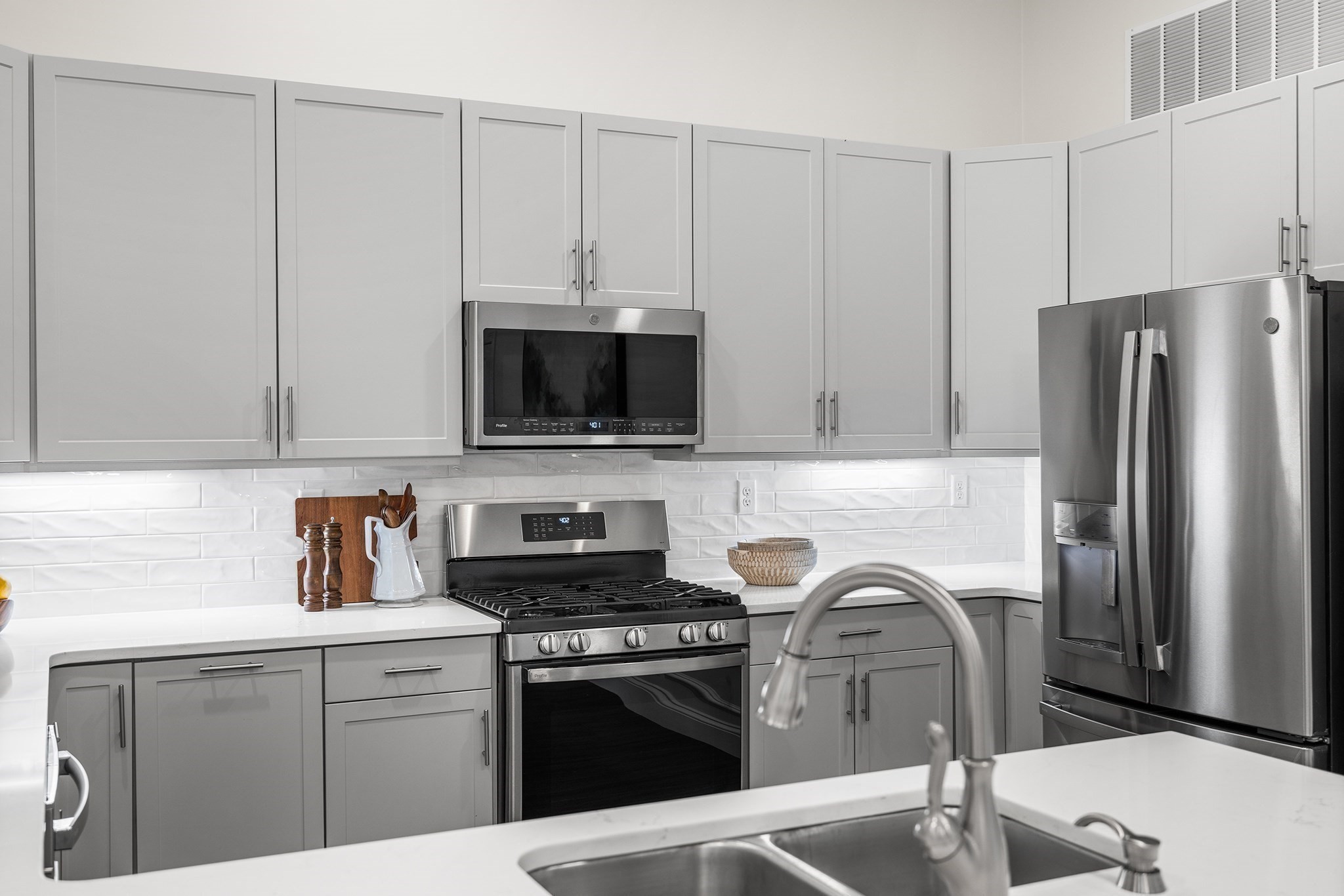 320 Middlesex Avenue # B406 Property Photo 11