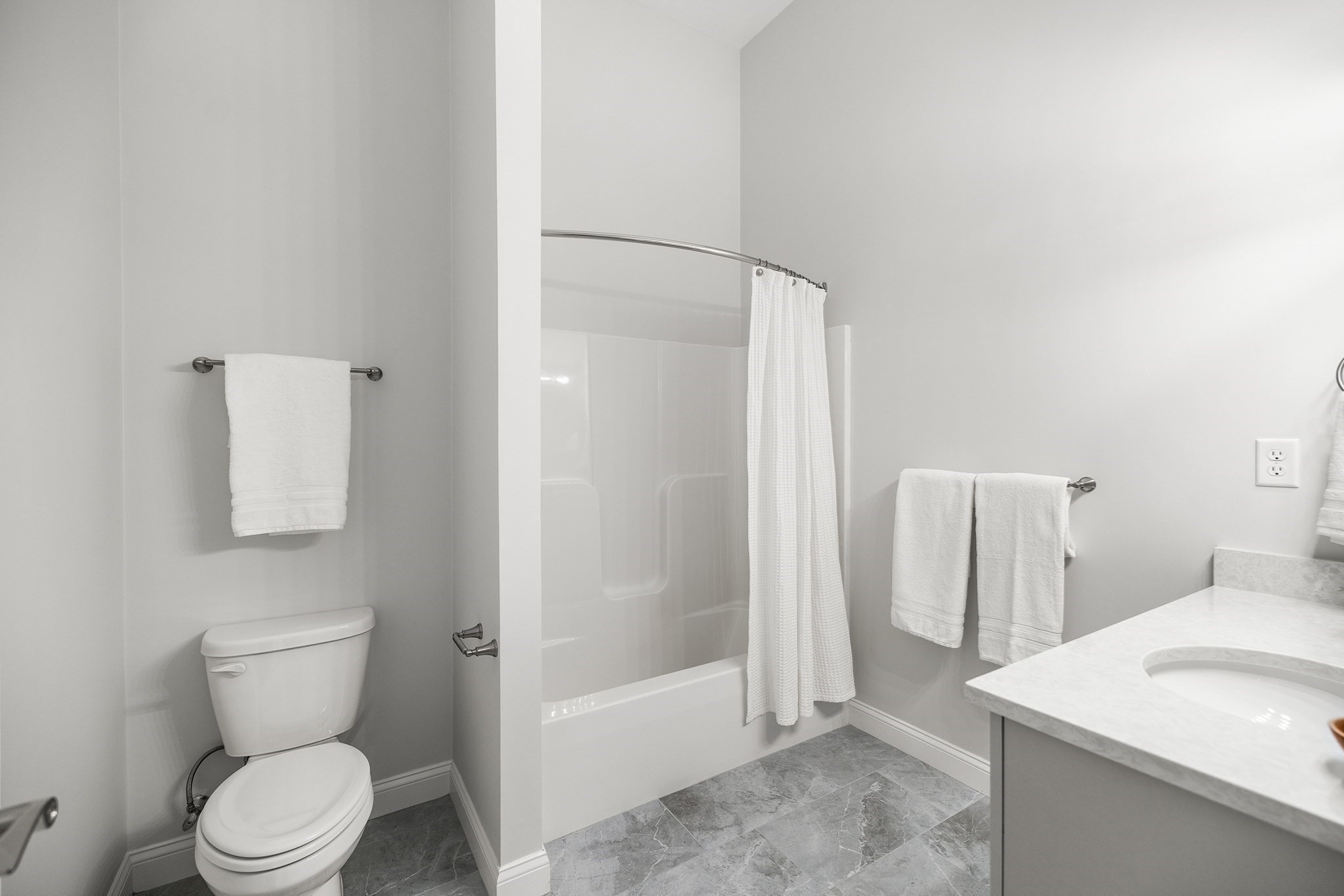 320 Middlesex Avenue # B406 Property Photo 27