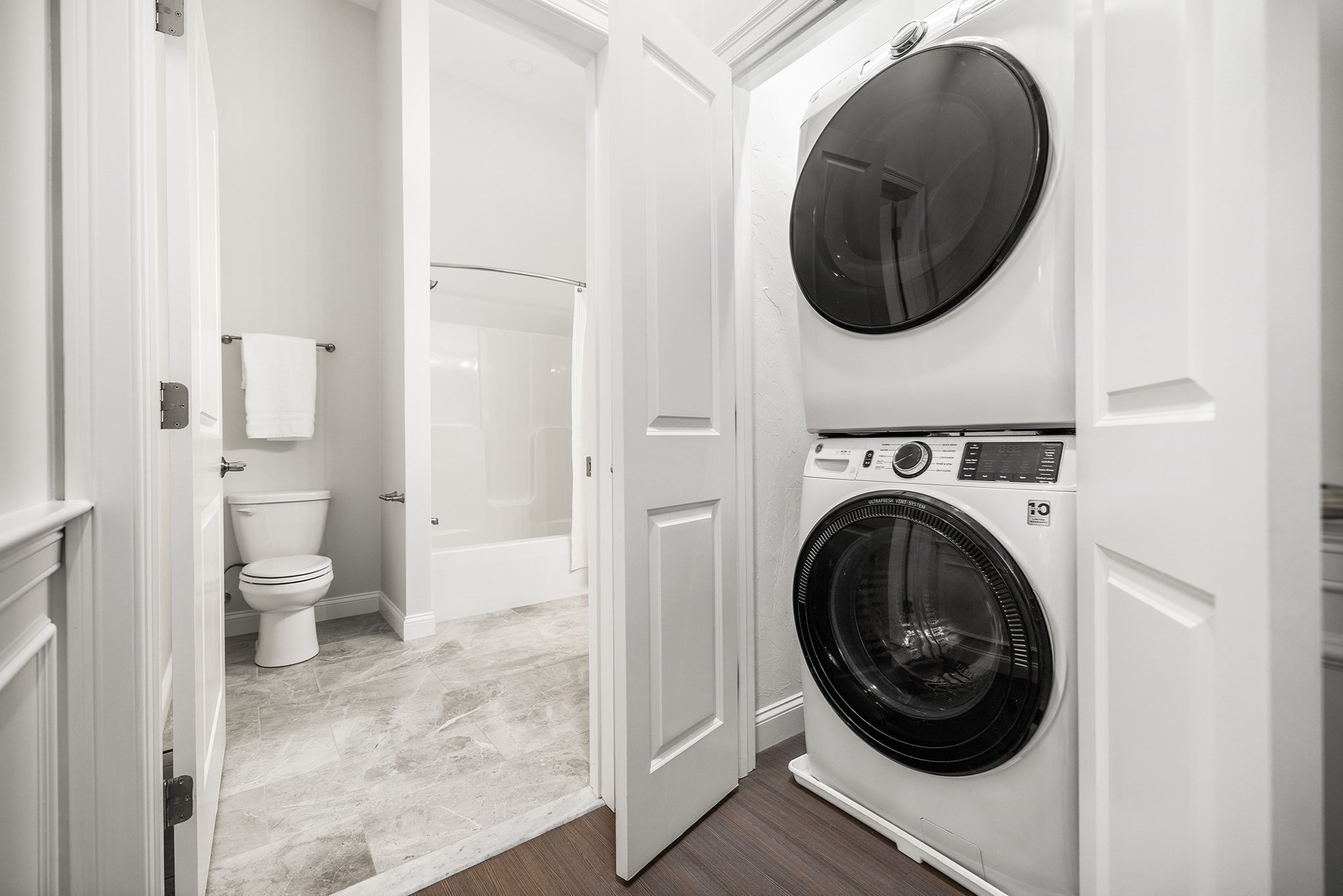 320 Middlesex Avenue # B406 Property Photo 28