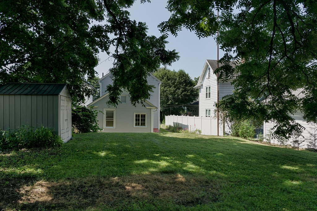 25 Prospect St Property Photo 4