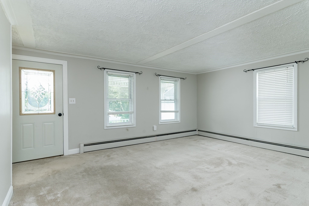 25 Prospect St Property Photo 18