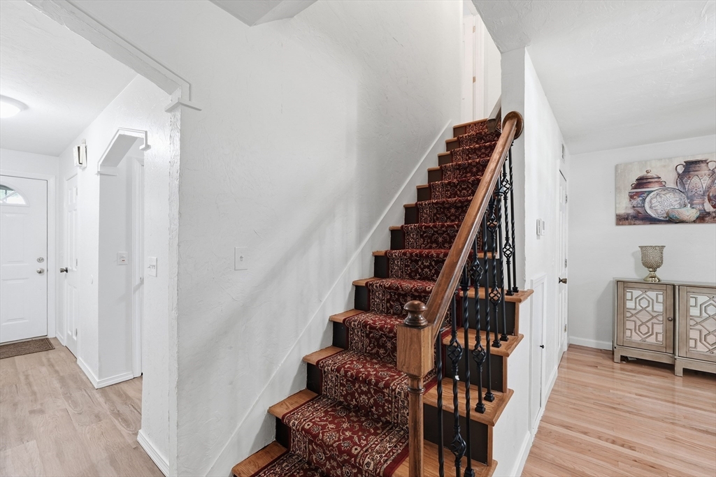 23 Cobblestone Ln # 23 Property Photo 3