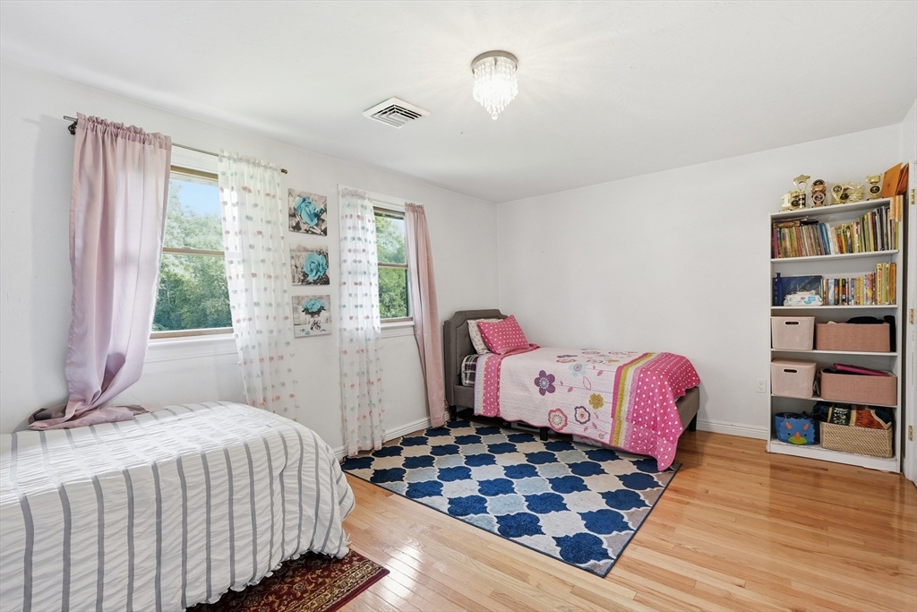23 Cobblestone Ln # 23 Property Photo 12