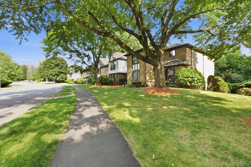 23 Cobblestone Ln # 23 Property Photo 18