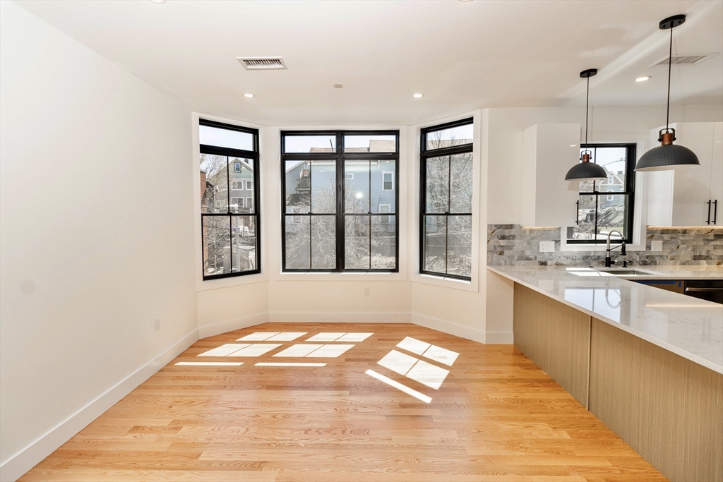 30 Clifton St # 30b Property Photo 5