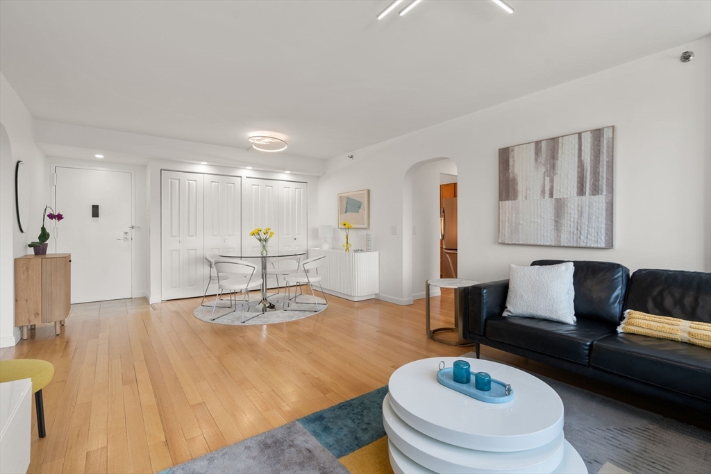 1731 Beacon St # 508 Property Photo 4