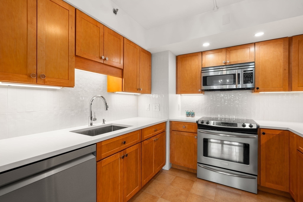 1731 Beacon St # 508 Property Photo 7