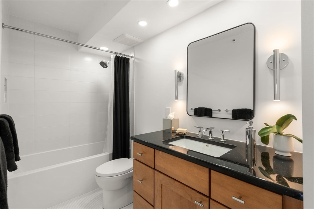 1731 Beacon St # 508 Property Photo 13