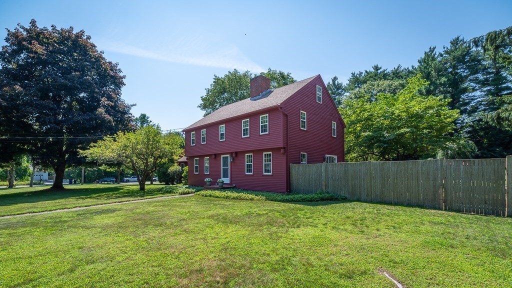 9 Great Pond Road Property Photo 2